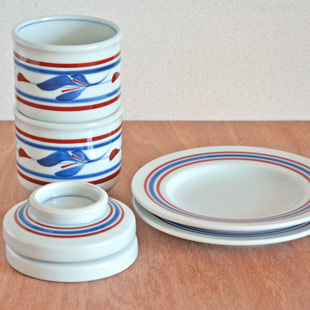 砥部焼・梅山窯　みつ葉の茶碗蒸しを重ねて