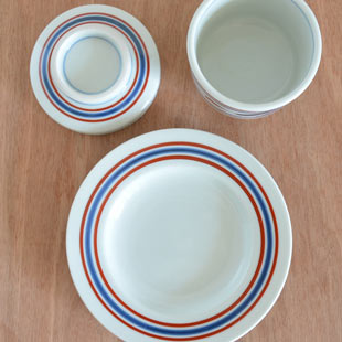 砥部焼・梅山窯　みつ葉の茶碗蒸しを上から見て