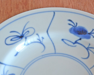 砥部焼・梅山窯　なずなの茶碗蒸しの受け皿