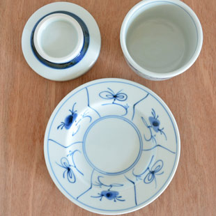 砥部焼・梅山窯　なずなの茶碗蒸しを上から見て