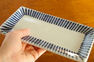 砥部焼の和食器 梅山窯の角皿 【砥部工房 からくさ】
