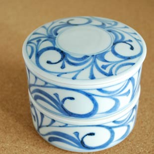 砥部焼　からくさの二段ふた物