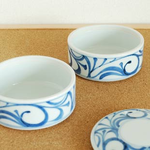 砥部焼・梅山窯　からくさの二段ふた物の蓋と取って