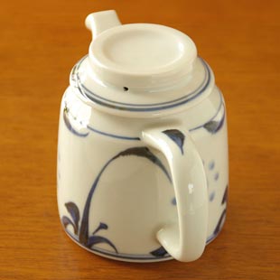 砥部焼・梅山窯　太陽柄のティーポットの持ち手