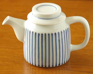 梅山窯　とくさ柄のティーポット