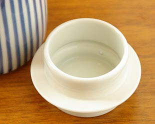 砥部焼・梅山窯　とくさ柄のティーポットの蓋