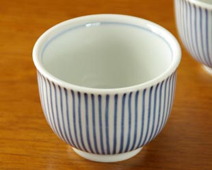 梅山窯　とくさ柄の湯呑