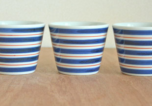 砥部焼・梅山窯　あい赤ラインのそばちょこをな選べて