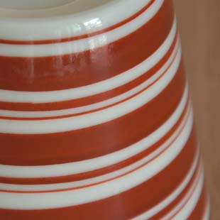 砥部焼・梅山窯　細赤線のそばちょこの絵付け