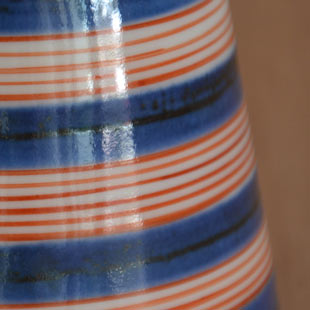 砥部焼・梅山窯　ごす細赤線のそばちょこの絵付け