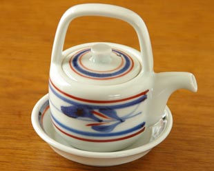 砥部焼　みつばの醤油さし