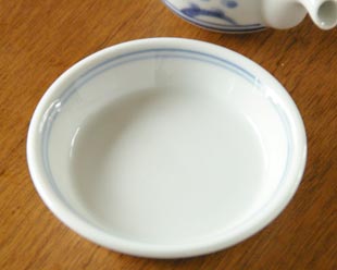 砥部焼・梅山窯　太陽の醤油さしの受け皿