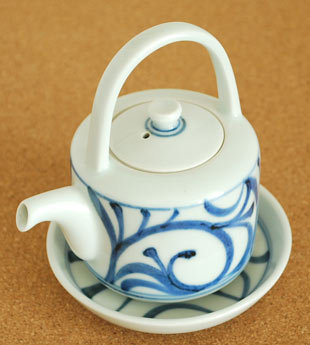 梅山窯　からくさの醤油さし(大)