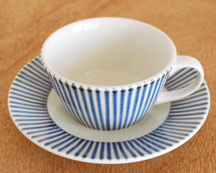 梅山窯　とくさ柄のティーカップ