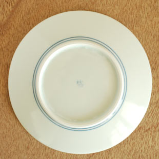 砥部焼・梅山窯　とくさ柄のティーカップのソーサーの裏