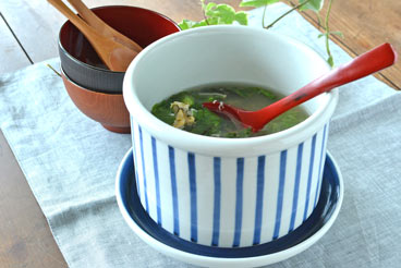 砥部焼・梅山窯　とくさ柄の筒鉢(5寸)にスープを