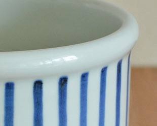 砥部焼・梅山窯　とくさ柄の筒鉢(5寸)の玉ぶち