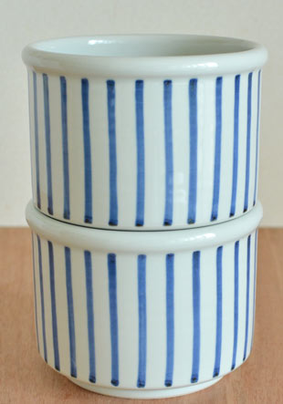 砥部焼・梅山窯　とくさ柄の筒鉢(5寸)を重ねて