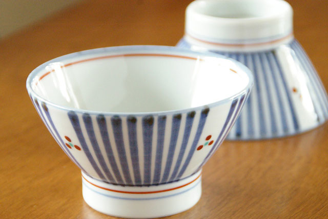 梅山窯　とくさみつ紋の茶碗