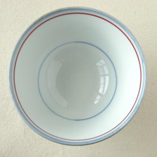 砥部焼　とくさみつ紋の茶碗（小）の上から見たところ