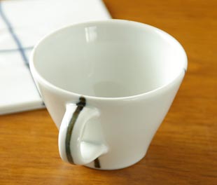 砥部焼・永立寺窯　クロス柄のコーヒーカップ