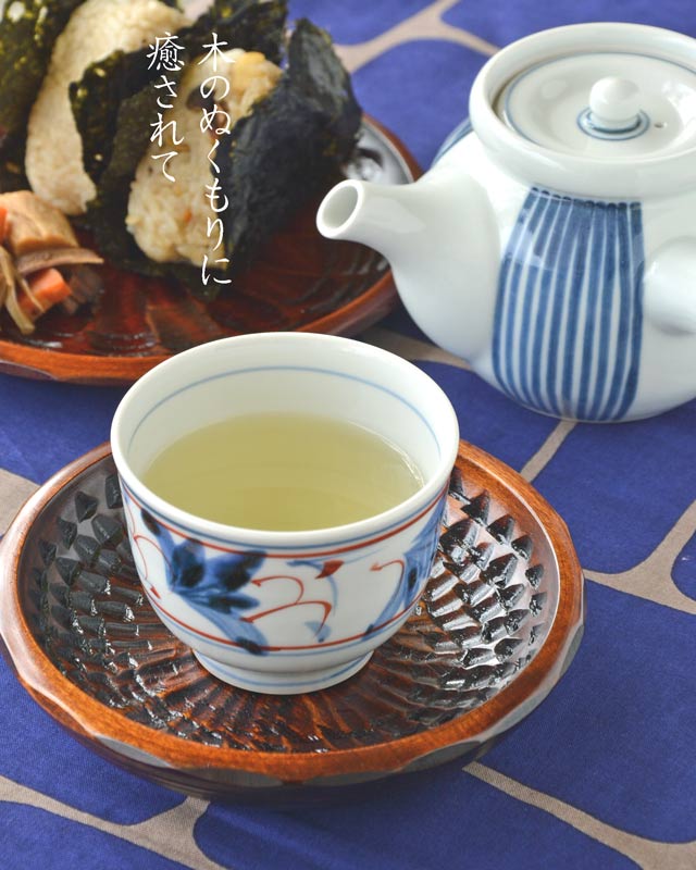 香川漆器　ハツリノミ彫の茶托