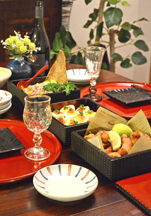 砥部焼の和食器 香川漆器の重箱 【砥部工房 からくさ】