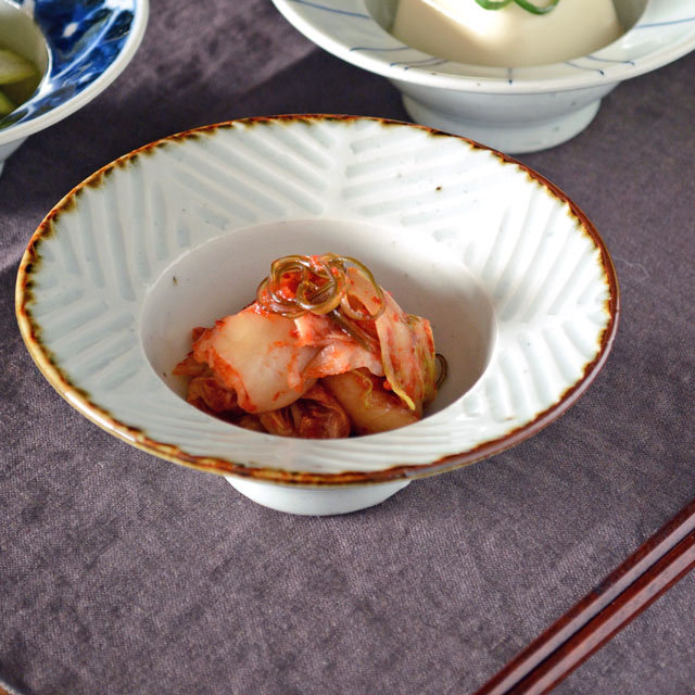 和食器・砥部焼 しのぎの縁付鉢(4寸)
