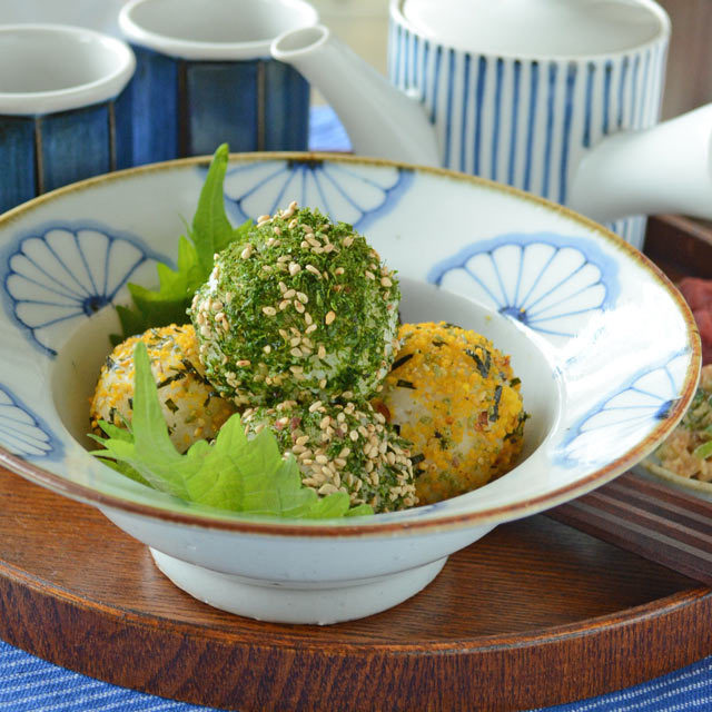 和食器・砥部焼 菊文の縁付鉢(6寸)
