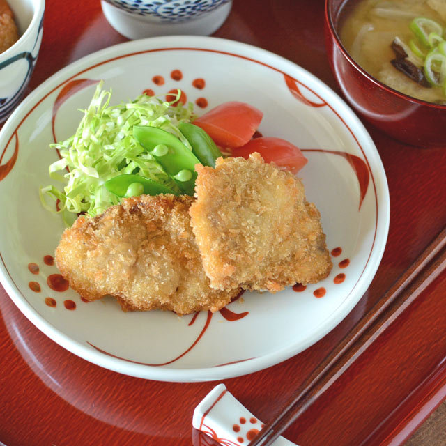 和食器・砥部焼 赤太陽の切立丸皿(6寸)