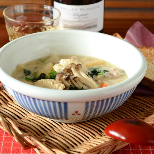 和食器・砥部焼 とくさみつ紋の玉ぶち鉢(6寸)