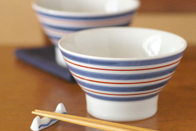 和食器・砥部焼 あい赤ラインの茶碗