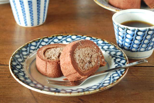和食器・砥部焼　すずらんのリム付皿（5寸）