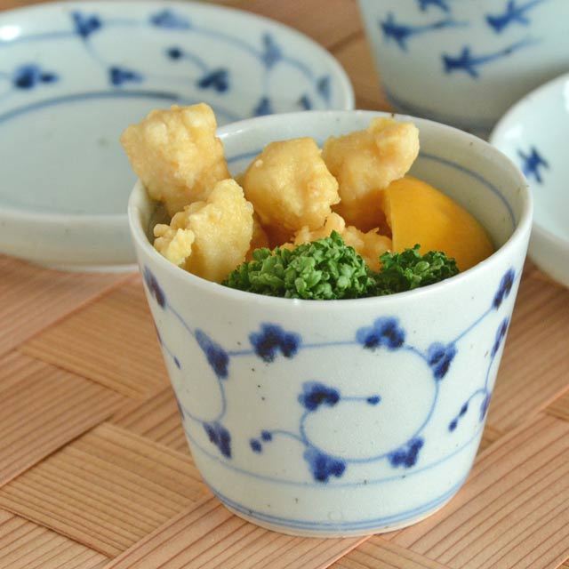 和食器・砥部焼　からくさ模様のそばちょこ