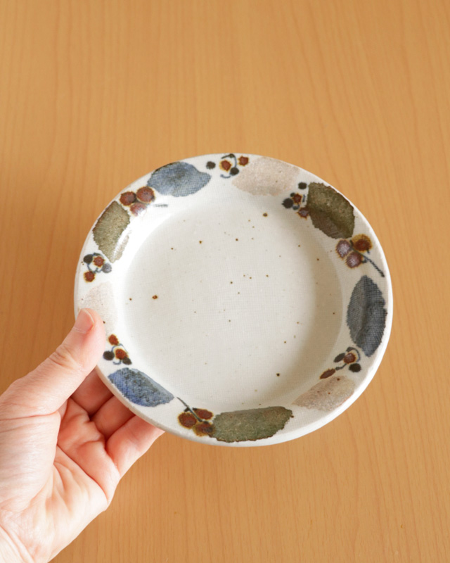 砥部焼の和食器 森陶房のリム付皿 【砥部工房 からくさ】
