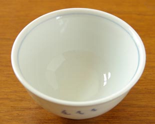 和食器・砥部焼　すすきの茶碗を上から見たところ