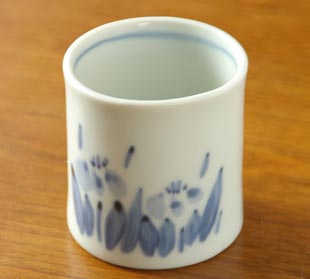 砥部焼・森陶房　あやめの湯のみ(小)