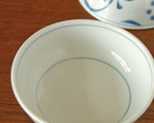 砥部焼・梅山窯　外太陽の多用鉢を上から見て