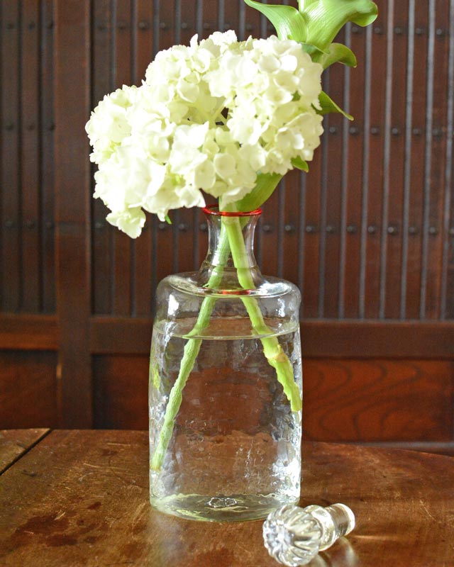 吹きガラス 村上恭一 赤巻ビアグラスにビールを