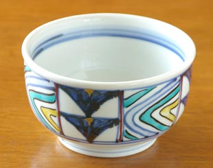 砥部焼・西岡工房　色絵金彩の丼