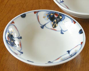 砥部焼・西岡工房　蝶花柄の深皿