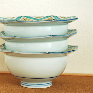 砥部焼の和食器 西岡工房の中鉢 【砥部工房 からくさ】