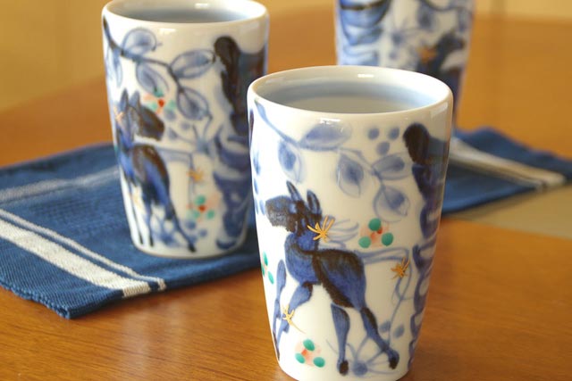 砥部焼・西岡工房　うまのタンブラー