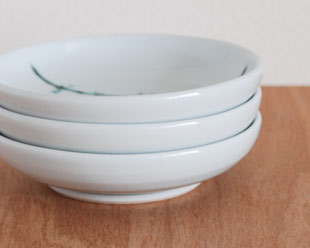 砥部焼の和食器 中田窯の小皿 【砥部工房 からくさ】