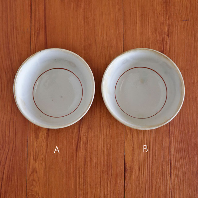 化粧色絵の茶碗 AとBの内側比較