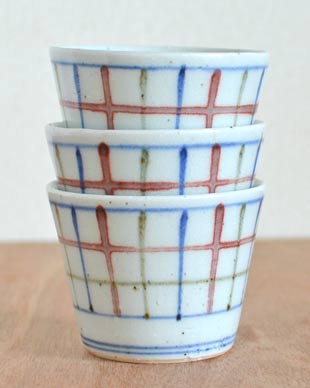 砥部焼・中田窯 三色格子のそばちょこを重ねて