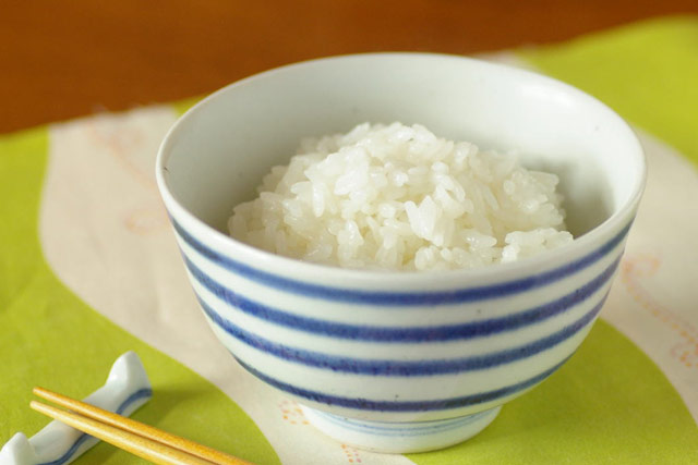 砥部焼・中田窯 こま文の茶碗