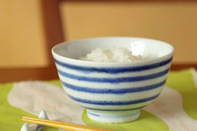 中田窯　こま文の茶碗