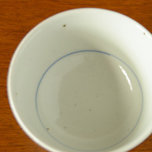 砥部焼・中田窯　こま文の茶碗を上から見て