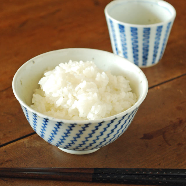 中田窯 波文の茶碗